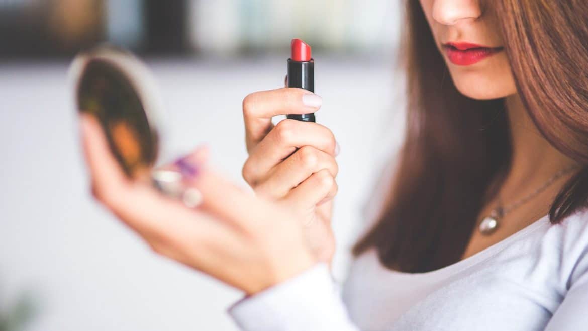 Pourquoi ne pas essayer une formation à l'auto-maquillage ?